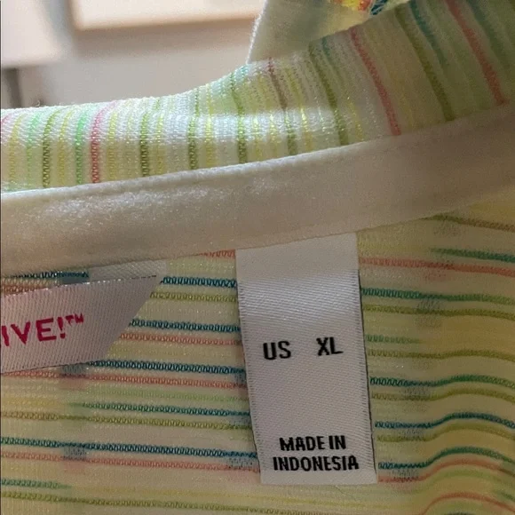 Spring Sale Markdown Gently Loved💜 Isaac Mizrahi Hooded Top - Picture 3 of 4